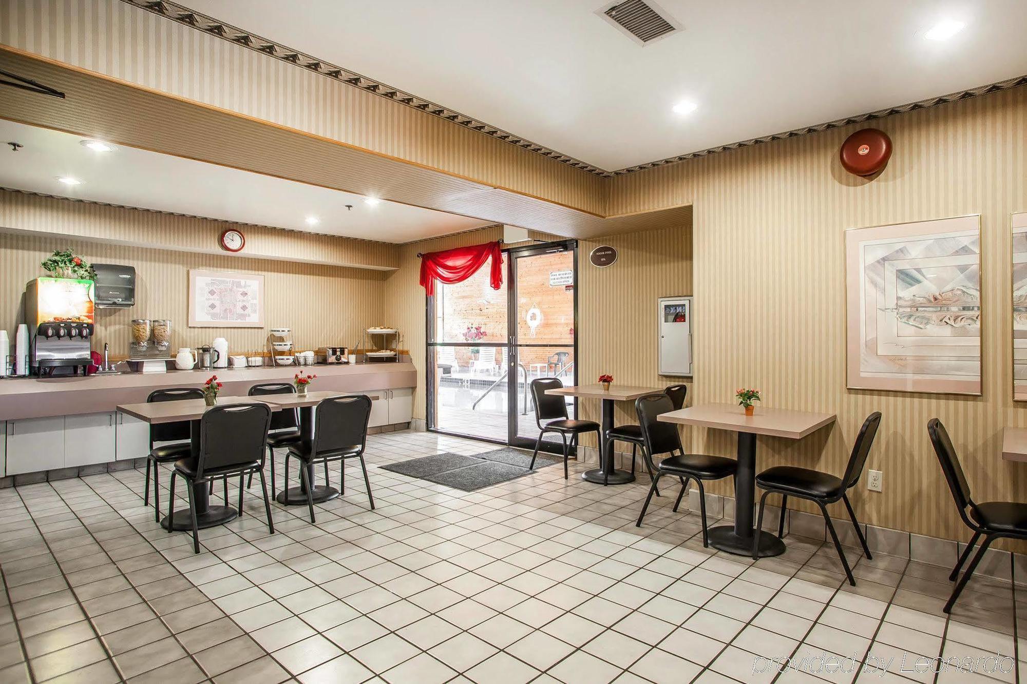 Baymont Inn & Suites By Wyndham Mukwonago Exterior foto